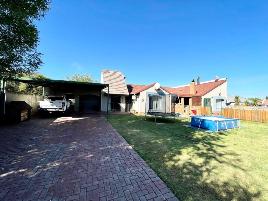 3 Bedroom Property for Sale in Noordrand Mpumalanga