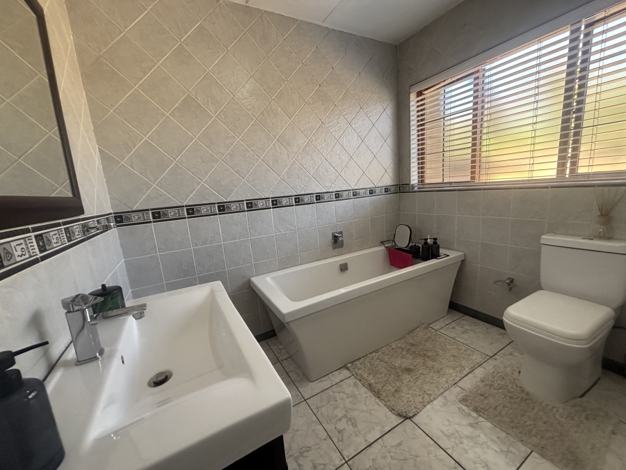 3 Bedroom Property for Sale in Ben Fleur Mpumalanga