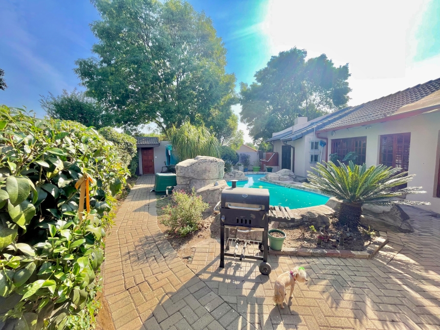 6 Bedroom Property for Sale in Secunda Mpumalanga