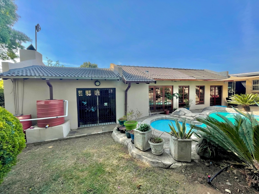6 Bedroom Property for Sale in Secunda Mpumalanga