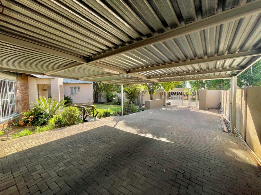 6 Bedroom Property for Sale in Secunda Mpumalanga