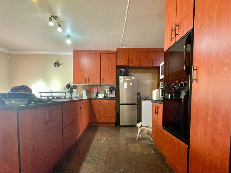 6 Bedroom Property for Sale in Secunda Mpumalanga