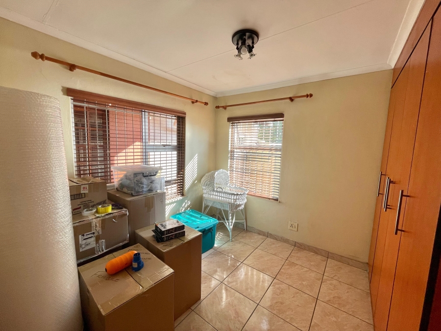 6 Bedroom Property for Sale in Secunda Mpumalanga