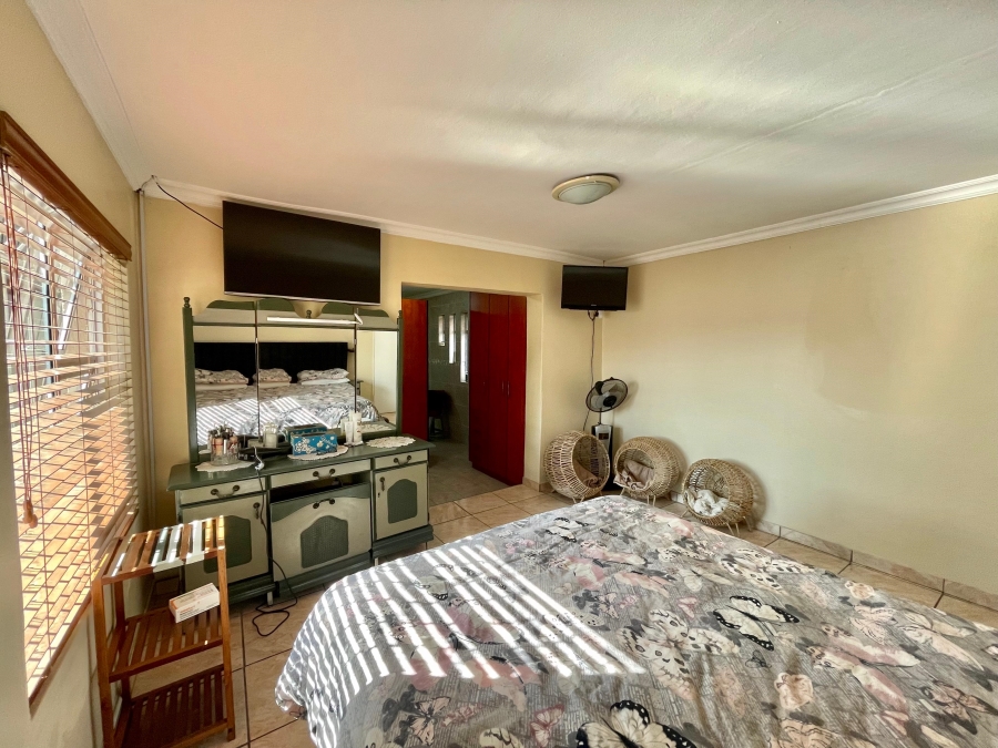 6 Bedroom Property for Sale in Secunda Mpumalanga