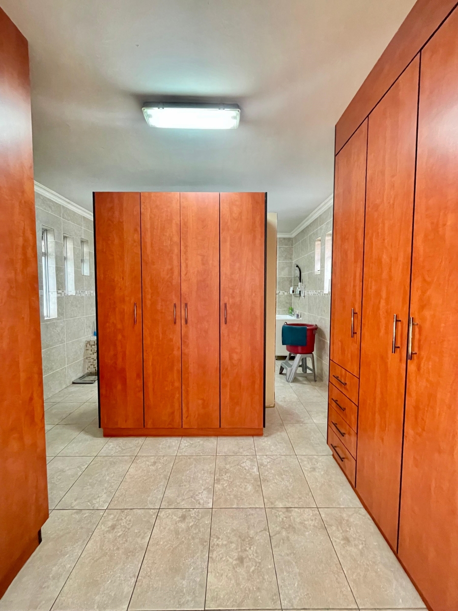 6 Bedroom Property for Sale in Secunda Mpumalanga