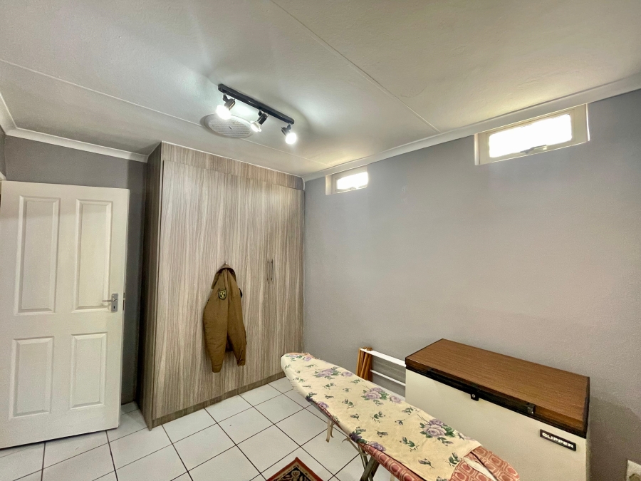 6 Bedroom Property for Sale in Secunda Mpumalanga