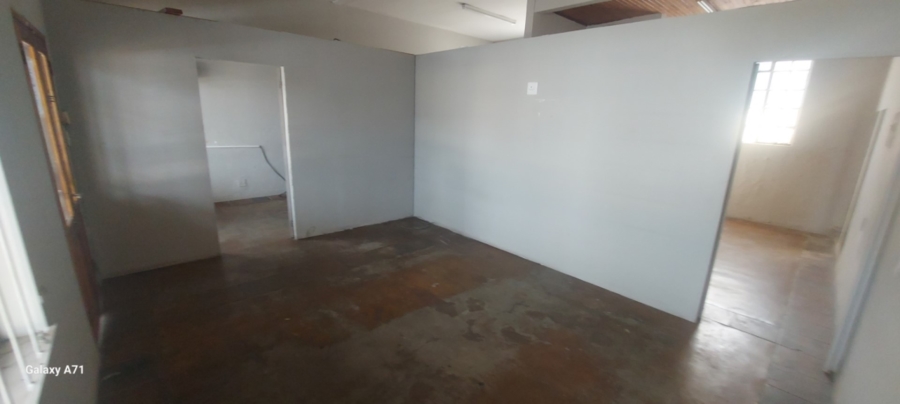 To Let commercial Property for Rent in White River Mpumalanga