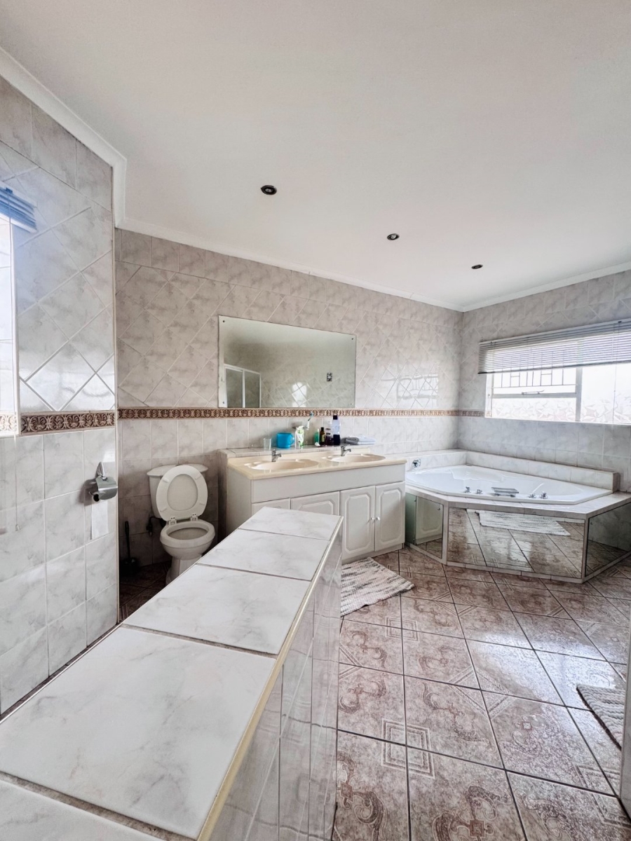 4 Bedroom Property for Sale in Reyno Ridge Mpumalanga
