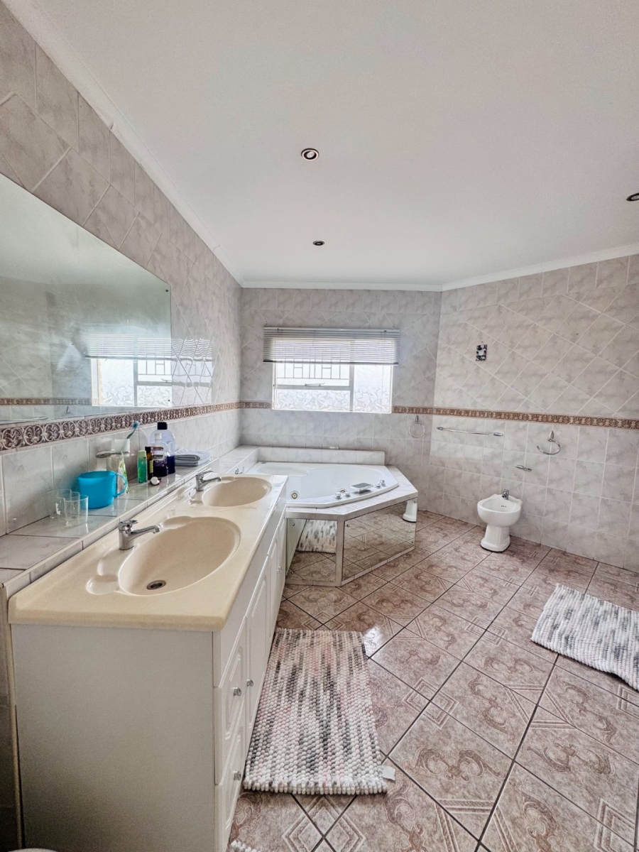 4 Bedroom Property for Sale in Reyno Ridge Mpumalanga