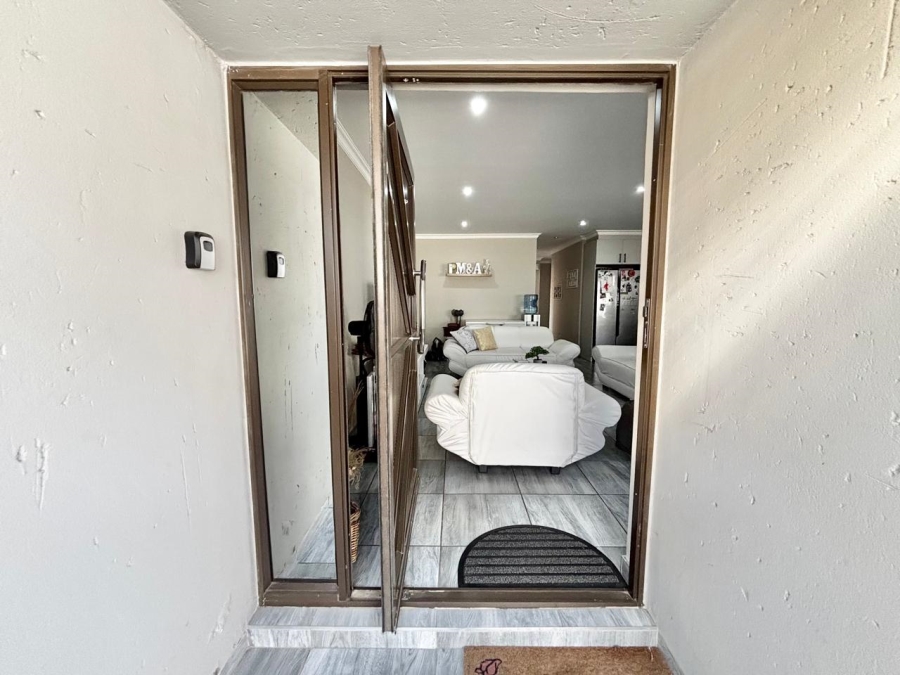 3 Bedroom Property for Sale in Suidheuwel Mpumalanga