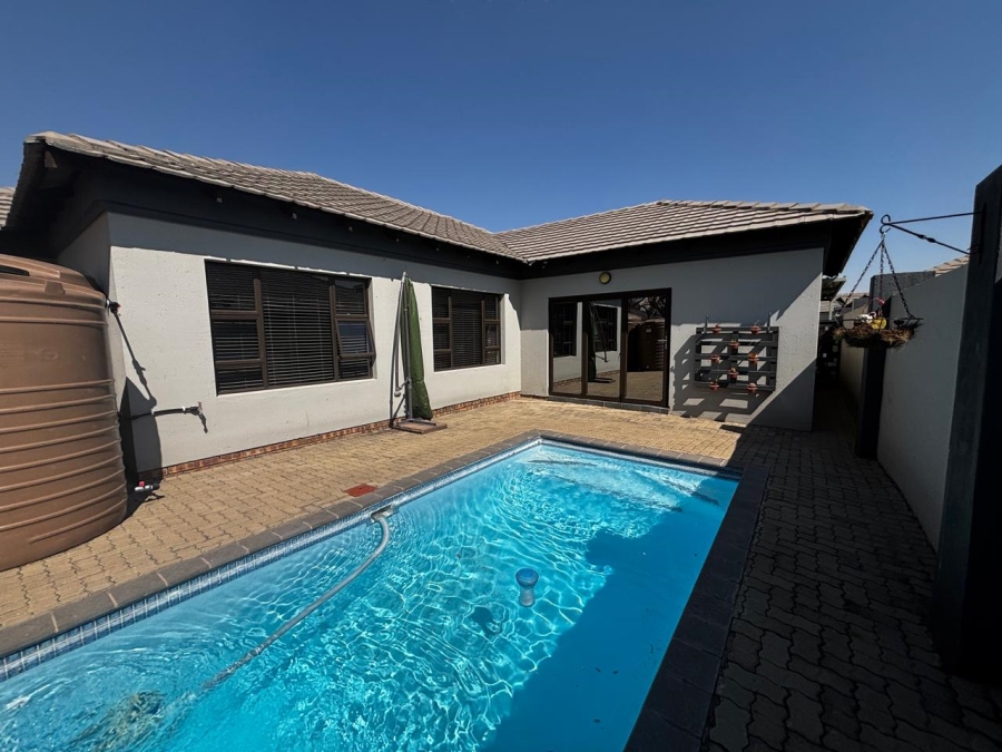 3 Bedroom Property for Sale in Suidheuwel Mpumalanga