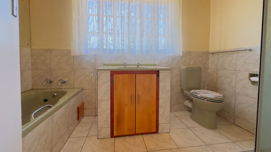 5 Bedroom Property for Sale in West Acres Ext 6 Mpumalanga
