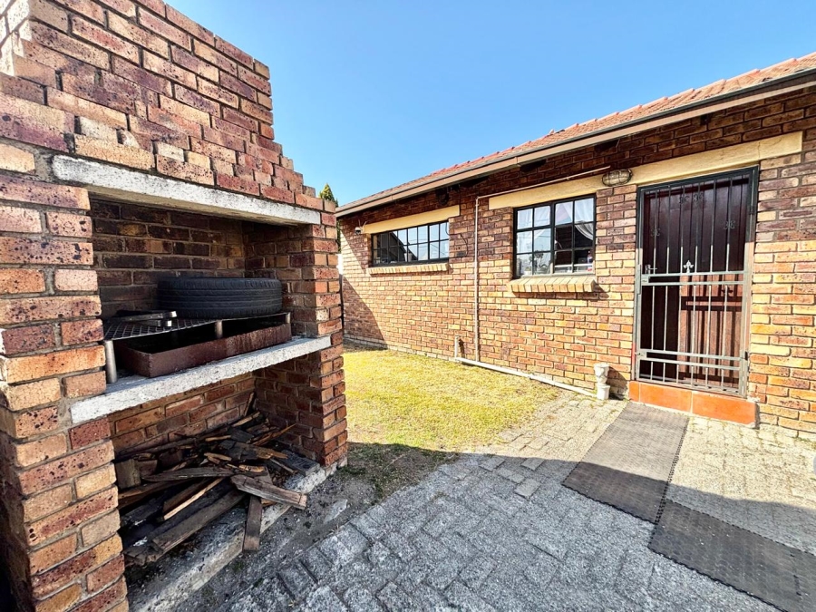 2 Bedroom Property for Sale in Noordrand Mpumalanga