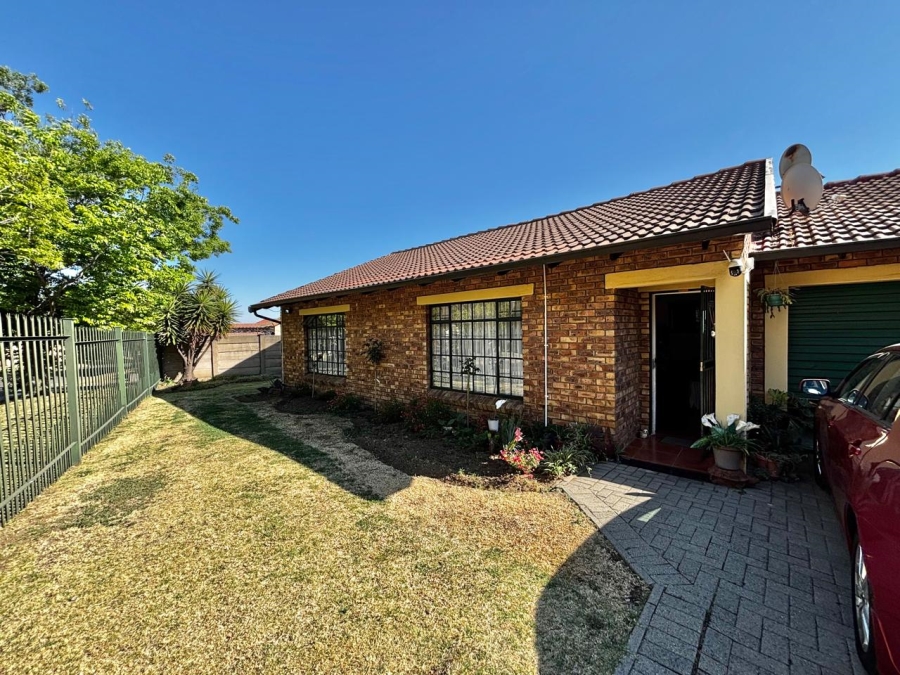 2 Bedroom Property for Sale in Noordrand Mpumalanga