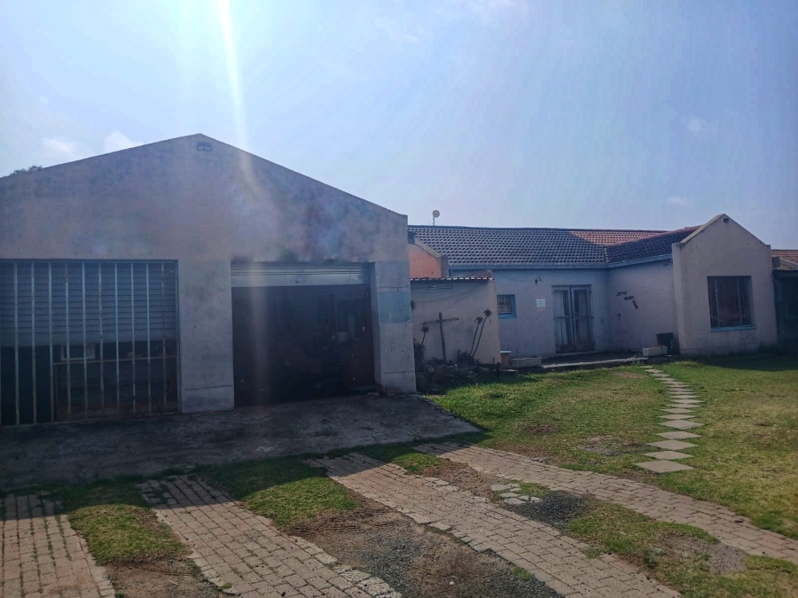 4 Bedroom Property for Sale in Nederlandpark Mpumalanga