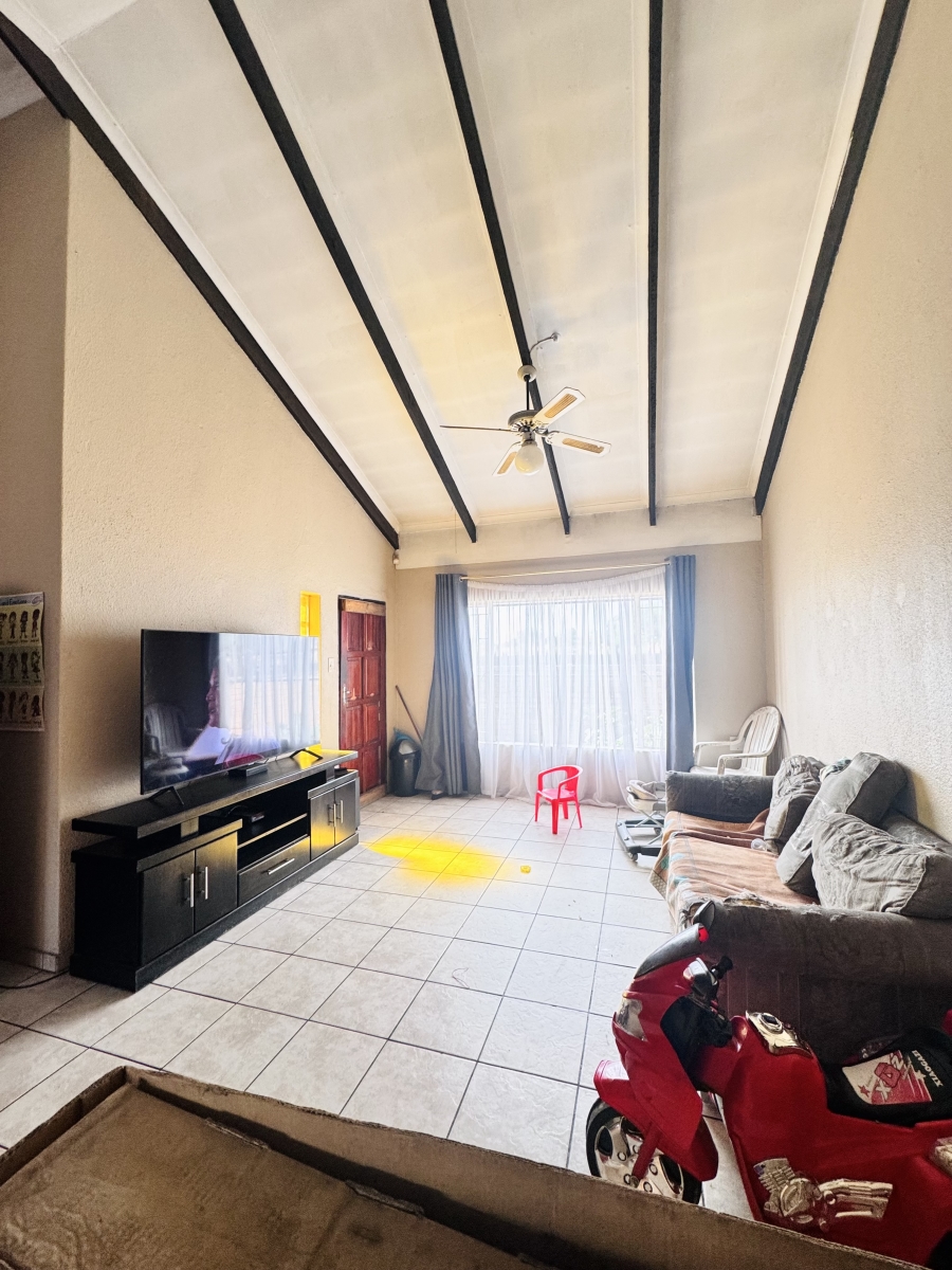 2 Bedroom Property for Sale in Witbank Mpumalanga