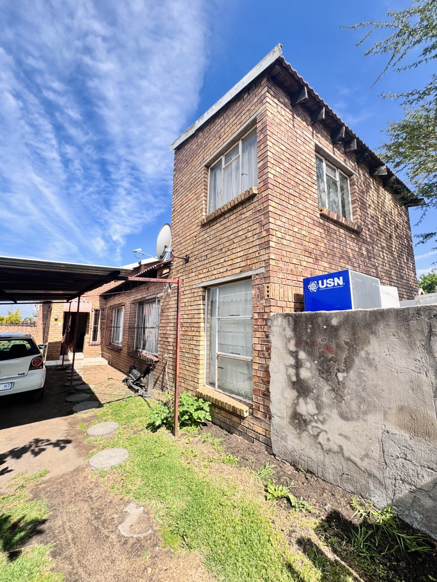 2 Bedroom Property for Sale in Witbank Mpumalanga