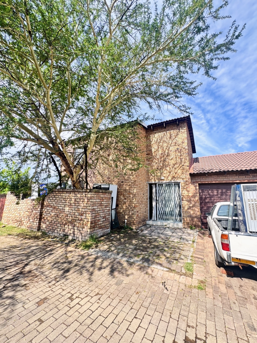 2 Bedroom Property for Sale in Witbank Mpumalanga