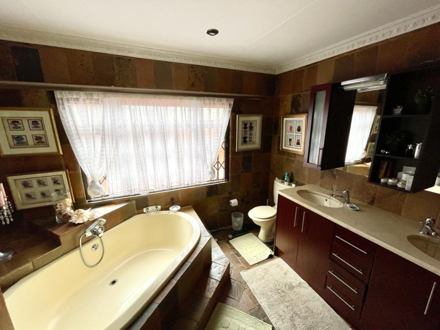 4 Bedroom Property for Sale in Noordrand Mpumalanga
