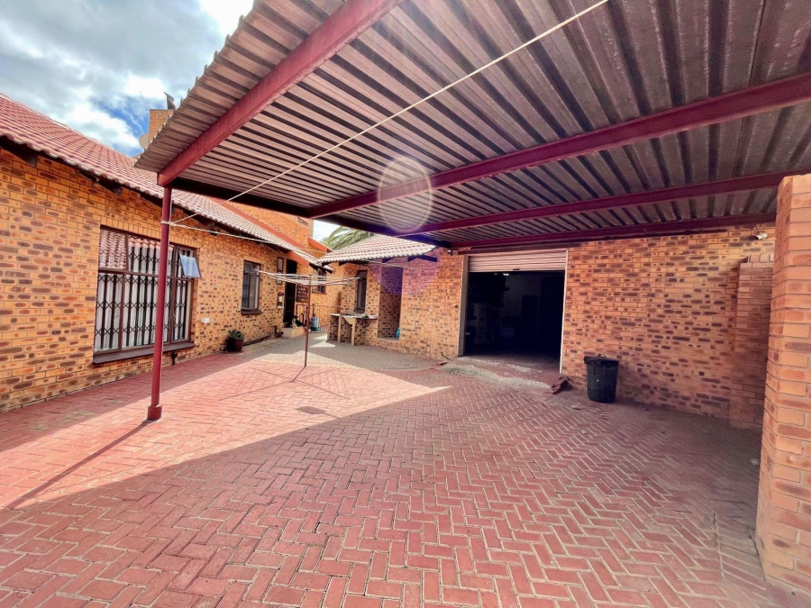 4 Bedroom Property for Sale in Noordrand Mpumalanga