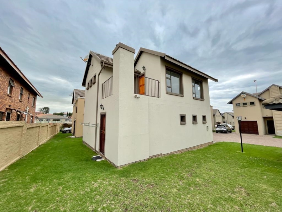 2 Bedroom Property for Sale in Noordrand Mpumalanga