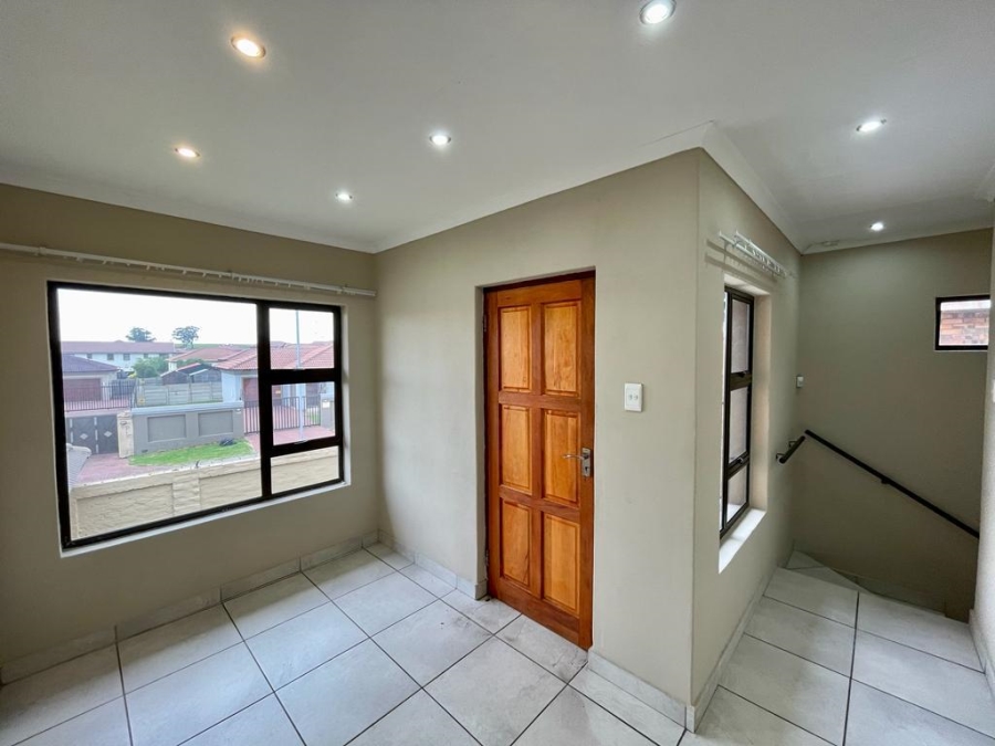 2 Bedroom Property for Sale in Noordrand Mpumalanga