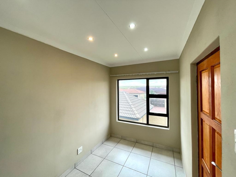 2 Bedroom Property for Sale in Noordrand Mpumalanga