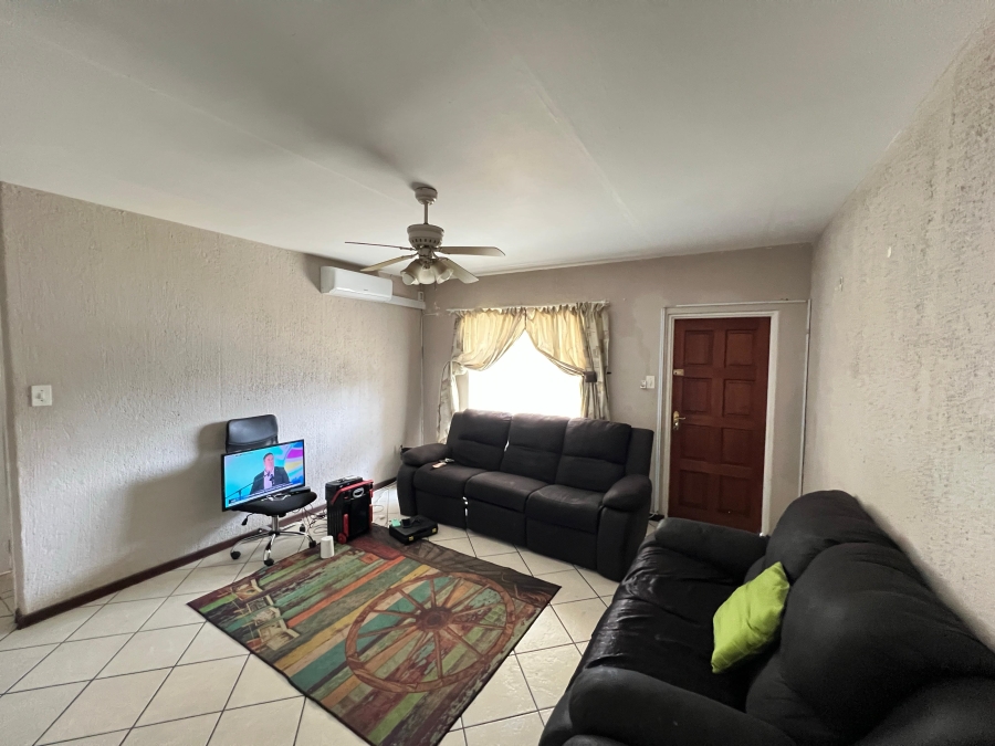 2 Bedroom Property for Sale in West Acres Mpumalanga