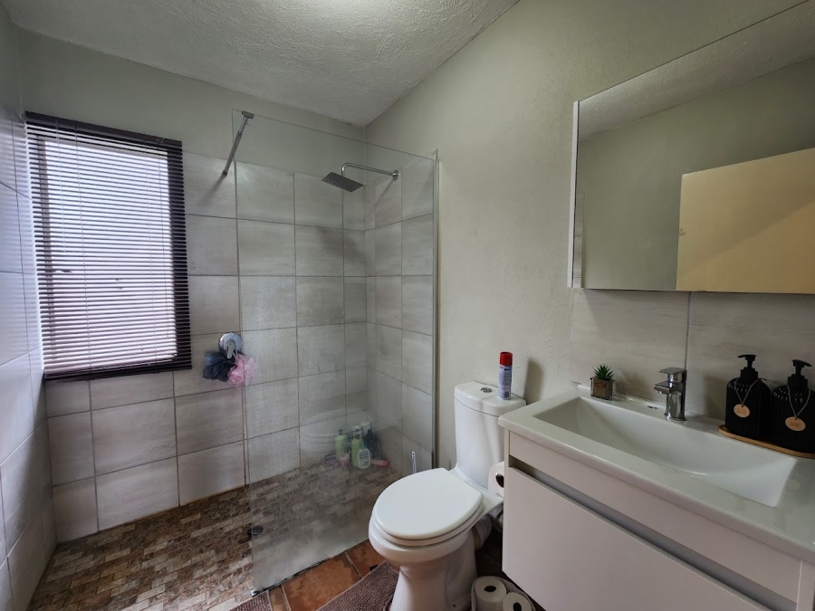 To Let 2 Bedroom Property for Rent in Nelspruit Ext 37 Mpumalanga