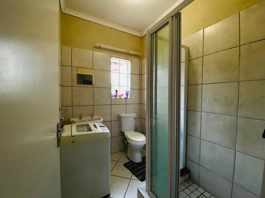 2 Bedroom Property for Sale in Nelspruit Ext 4 Mpumalanga