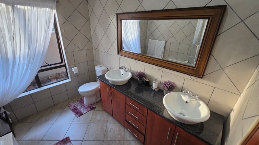 5 Bedroom Property for Sale in Dullstroom Mpumalanga