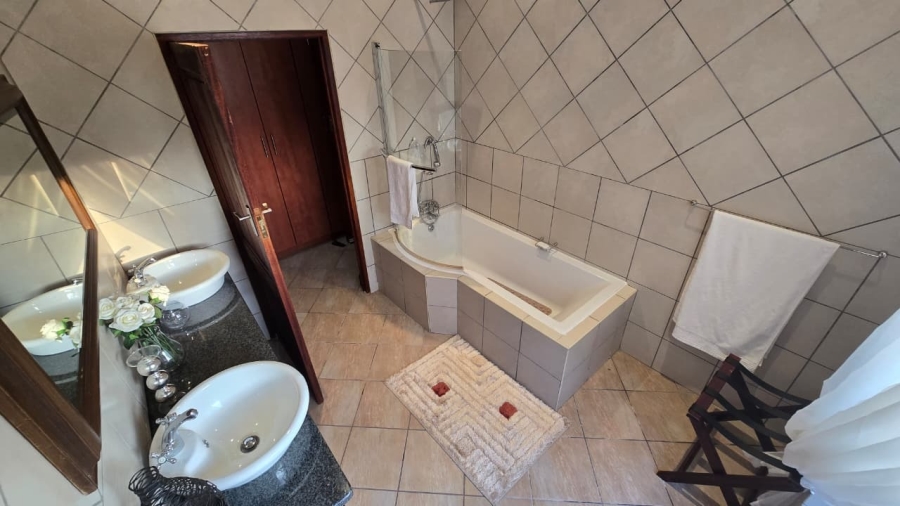 5 Bedroom Property for Sale in Dullstroom Mpumalanga