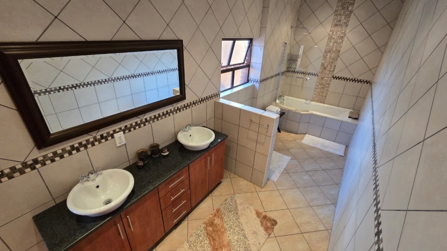 5 Bedroom Property for Sale in Dullstroom Mpumalanga