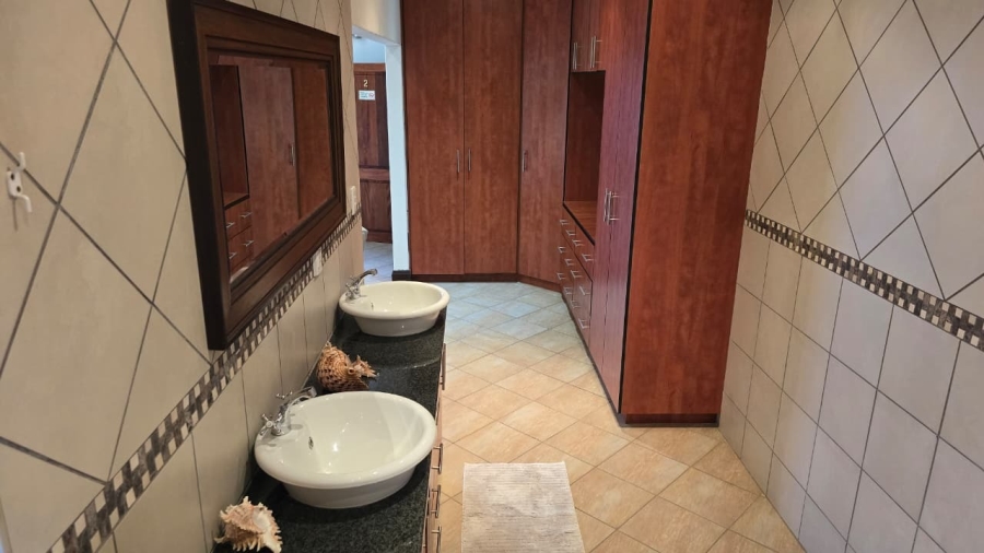 5 Bedroom Property for Sale in Dullstroom Mpumalanga