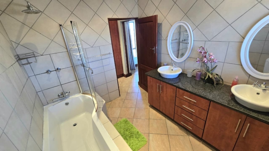 5 Bedroom Property for Sale in Dullstroom Mpumalanga