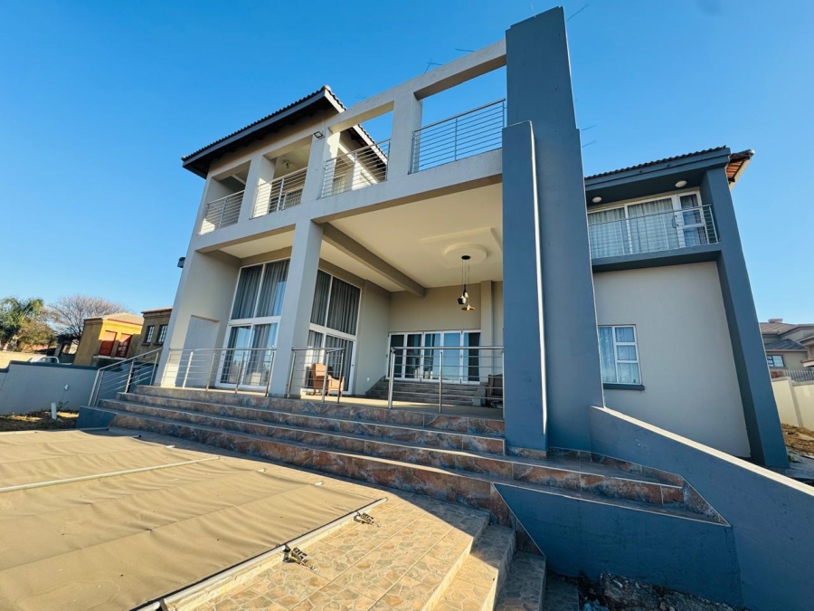 6 Bedroom Property for Sale in Model Park Mpumalanga