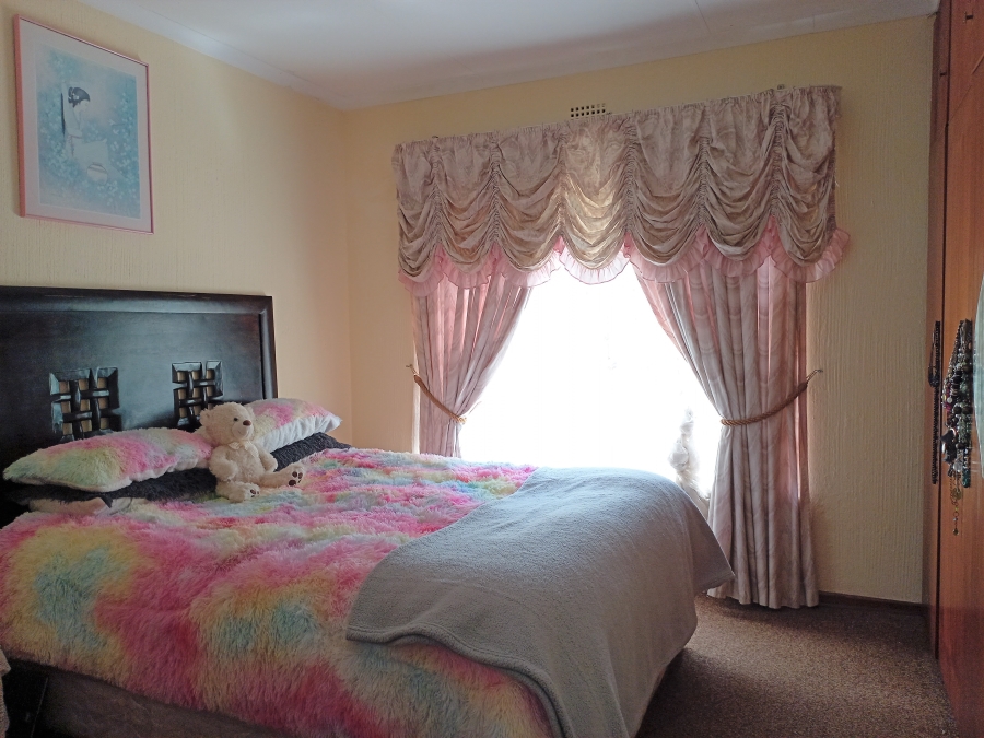 6 Bedroom Property for Sale in Volksrust Mpumalanga