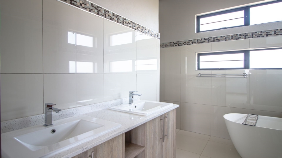 5 Bedroom Property for Sale in Sonheuwel Mpumalanga