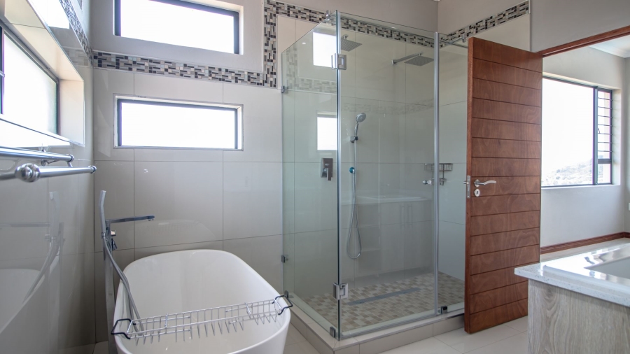 5 Bedroom Property for Sale in Sonheuwel Mpumalanga