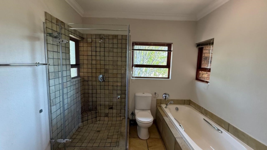 5 Bedroom Property for Sale in White River Country Estate Mpumalanga