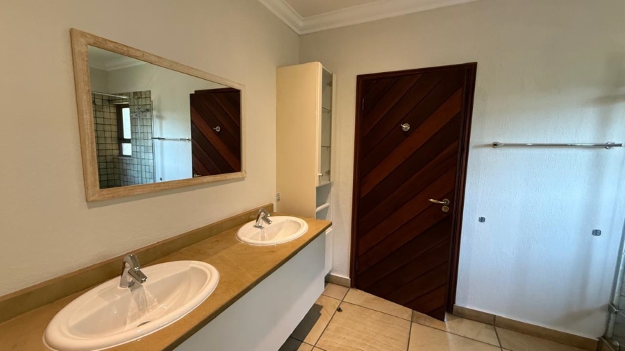 5 Bedroom Property for Sale in White River Country Estate Mpumalanga