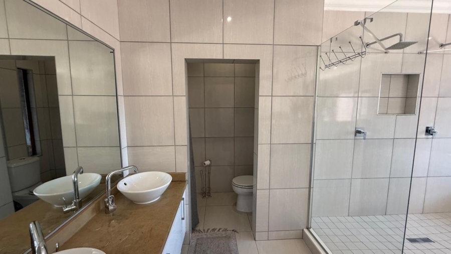 5 Bedroom Property for Sale in White River Country Estate Mpumalanga