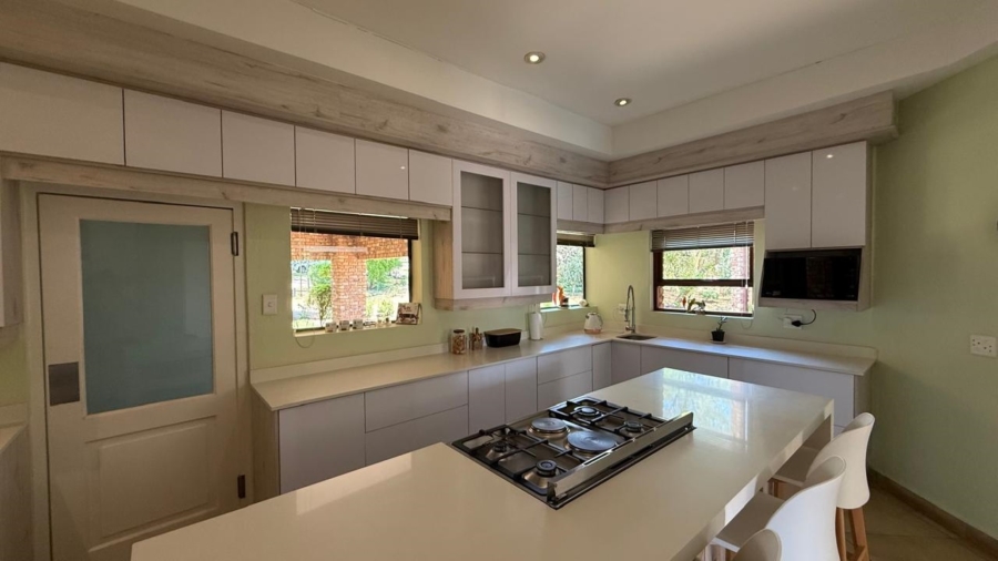 5 Bedroom Property for Sale in White River Country Estate Mpumalanga
