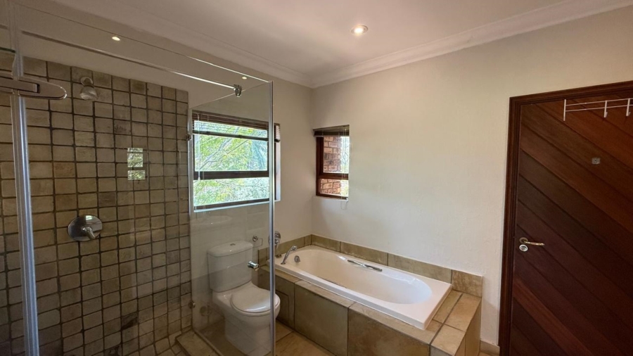 5 Bedroom Property for Sale in White River Country Estate Mpumalanga
