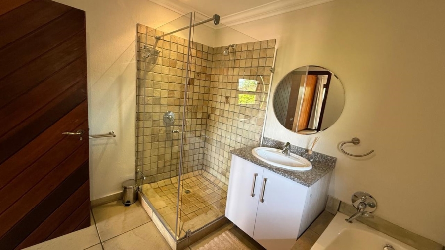 5 Bedroom Property for Sale in White River Country Estate Mpumalanga