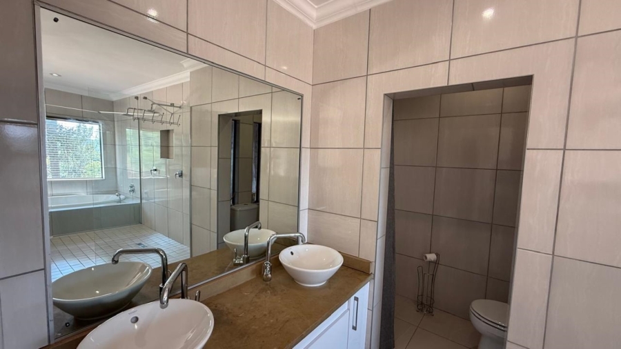 5 Bedroom Property for Sale in White River Country Estate Mpumalanga