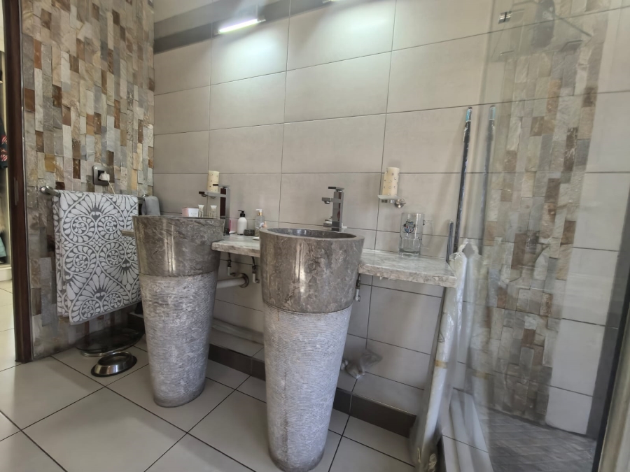 5 Bedroom Property for Sale in Bankenveld Estate Mpumalanga