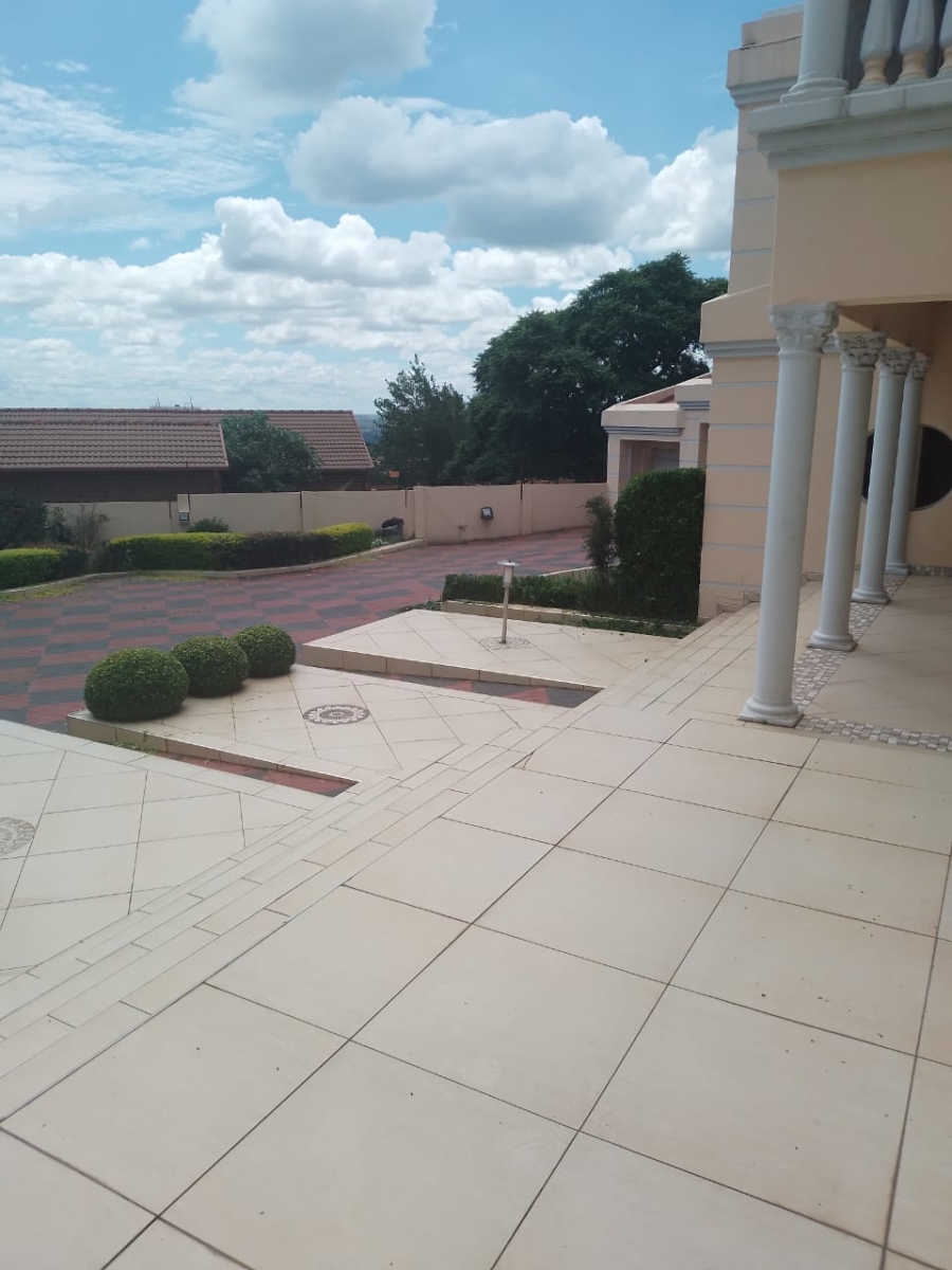 6 Bedroom Property for Sale in Die Heuwel Mpumalanga