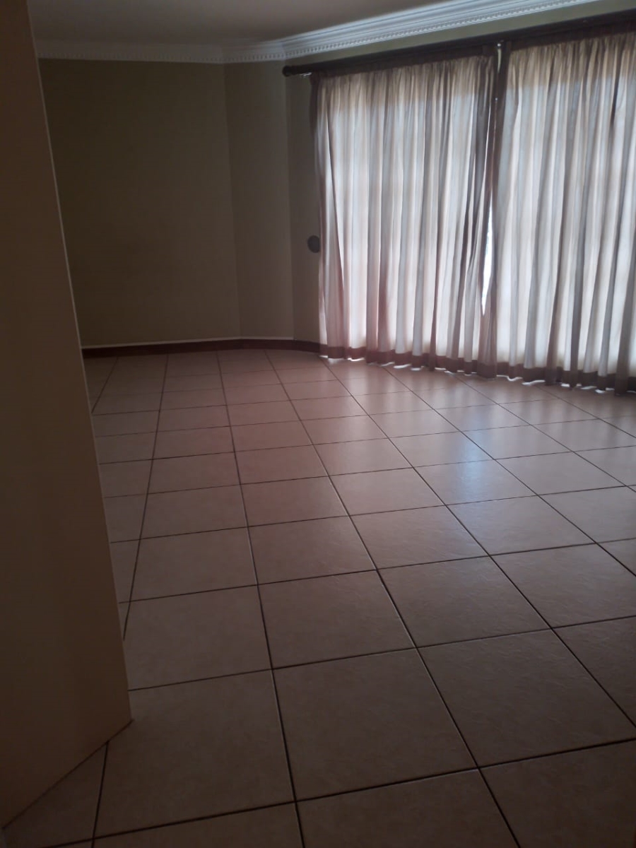 6 Bedroom Property for Sale in Die Heuwel Mpumalanga