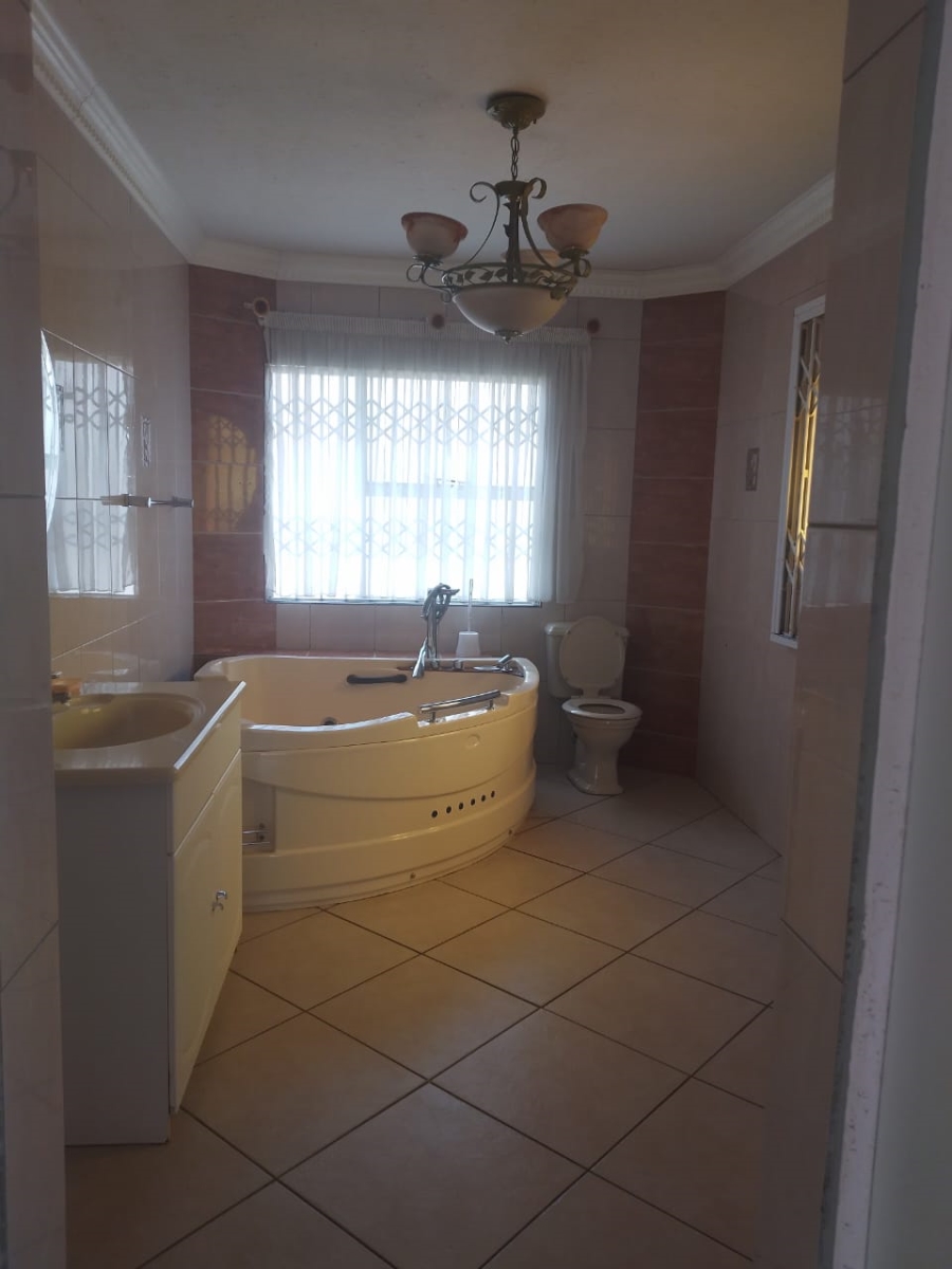 6 Bedroom Property for Sale in Die Heuwel Mpumalanga